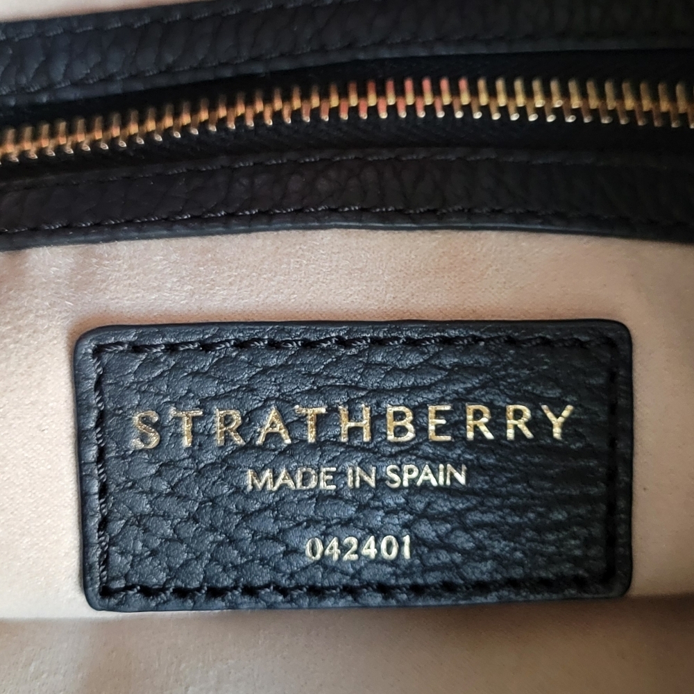 Strathberry Lana Hobo Black Leather Shoulder Bag. Very good condition - Picture 4 of 7